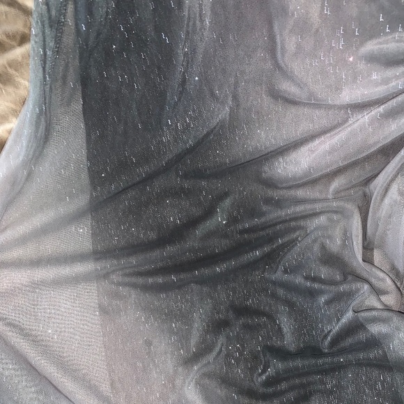 Beautiful gown for sale - Picture 3 of 4